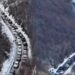 25 kilometra trafik/ Pamje me dron nga qarkullimi i bllokuar në rrugët e Dajtit të zbardhur nga dëbora