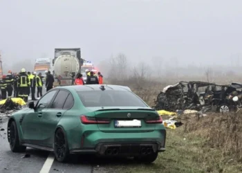 VIDEO-Aksidenti tragjik me 7 viktima në Rumani, në furgonin me tifozë të PAOK ndodheshin edhe dy shqiptarë