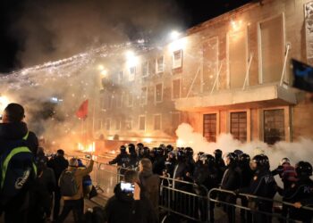 Spektakli i dhunës dhe rrethi vicioz i PD-së