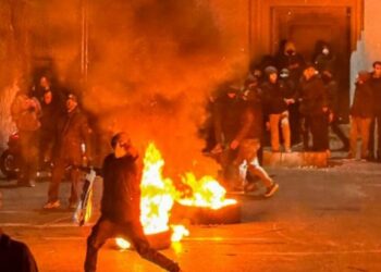 SHBA lëshon alarm të ri: Qytetarët amerikanë në Iran të largohen shpejt ose të shkojnë në vende të sigurta