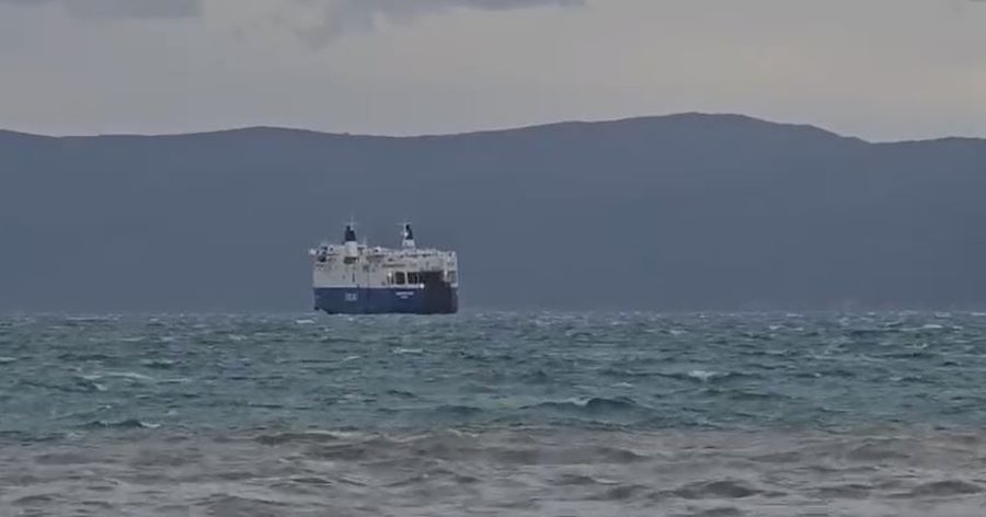 Reshje dhe erë e fortë  pezullohen lundrimet në Vlorë
