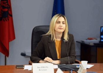 “Mazhoranca u kthye në kartonë”, Zhupa në Konferencën e Kryetarëve: Parlamenti pa rol, opozitës i shkelen të drejtat!
