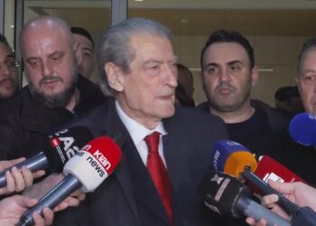 “Narkopolicia sulmoi në mënyrë të çmendur protestuesit”, Berisha: Kërkoj lirimin e 25 demonstruesve