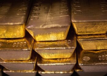 Për herë të parë në histori, çmimi i arit kalon 5,000 dollarë