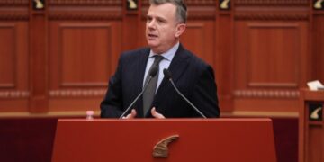 “Mos u kujtoni vetëm për zgjedhjet në 2029!”/ Balla: Duhet një marrëdhënie e re dhe më e fortë mes Kuvendit dhe Diasporës!