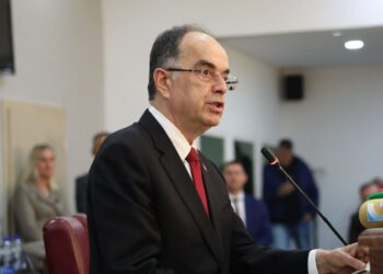 Begaj mesazh deputetëve me rinisjen e Kuvendit: S’kemi kohë për të humbur, as energji për të shpërdoruar!