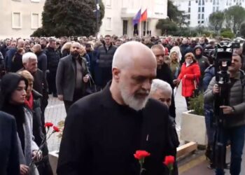 15 vite nga 21 Janari, Rama sulmon Berishën: Deshi t’u tregonte shqiptarëve se të vret me të vërtetë