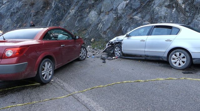 Nis keq viti 2026  Makinat përplasen  kokë më kokë  në Peqin Rrogozhinë  tre të plagosur