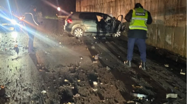 Detaje te reja  Aksidenti me 3 viktima në Tepelenë  19 vjeçarja në gjendje të rëndë tek Trauma