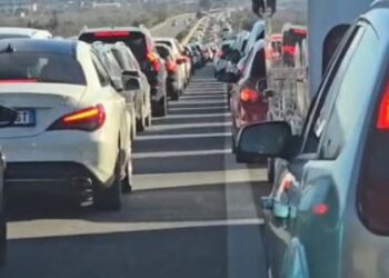 Paralizohet qarkullimi në autostradën Tiranë-Elbasan! Trafik i rënduar në ditën e parë të vitit