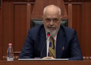 “Pse nuk ishe në Davos për ftesën e Trump?”, Rama përgjigjet në Kuvend: Zgjodha vajzën me lejen e babait…