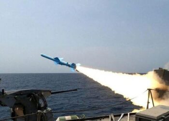 Paralajmërimet e SHBA për sulm, Irani kërcënon me stërvitje ushtarake në Ngushticën e Hormuzit