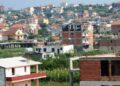 Shtëpitë mbi truall shtetëror, ja si të bëheni pronarë me 0 lekë! Llogaritja e vlerës së tokësdhe kush përfiton 20% ulje