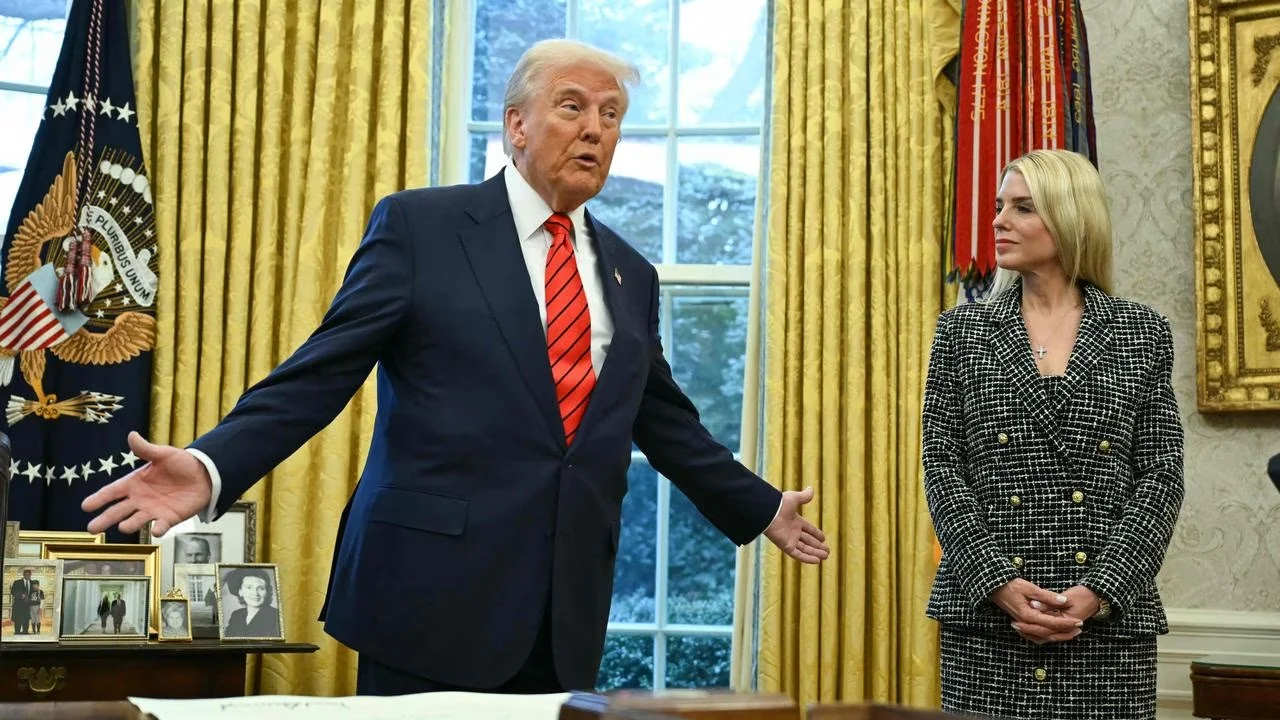  E dobët dhe joefektive   Wall Street Journal  Trump ankohet te ndihmësit e tij për prokuroren Pam Bondi