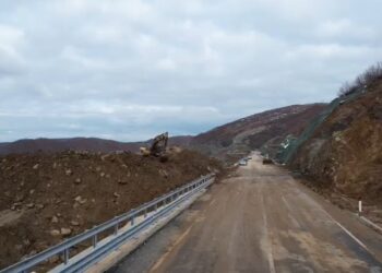 U bllokua gjatë motit të keq, hapet rruga Qukës-Qafë Plloçë