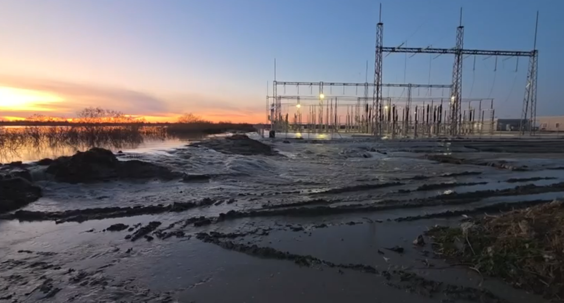 Semani çan argjinaturën  qindra hektarë tokë bujqësore nën ujë  Autoritetet në terren për disiplinimin e prurjeve