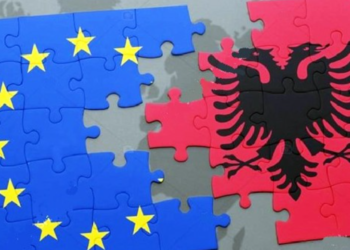 Shqiptarët “lider” të rajonit për mbështetjen e integrimit në BE/ 43% besojnë në anëtarësim brenda 2030-ës