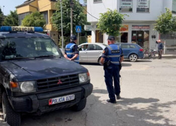 DETAJE / Plagosja në Shijak për një femër, kushërinjtë i drejtuan 45-vjeçarit pistoletën në kokë