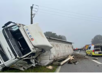 VIDEO-Stuhia e fuqishme përfshin Turqinë/ Kamioni rrëzohet në mes të rrugës..