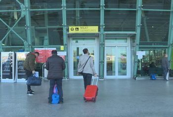 Çfarë po i shtyn shqiptarët të heqin dorë nga shtetësia? Gati 900 raste u shënuan gjatë vitit të shkuar