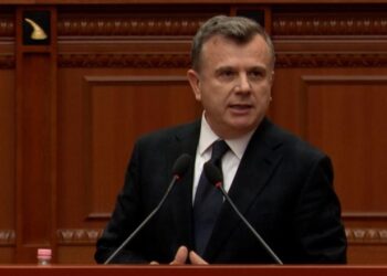 “Berisha tha se ishullin e Sazanit Fatos Nano ia ka ofruar Berlusconit”, Balla: Është mjeshtër i gënjeshtrës, s’ka pasur kurrë një projekt të tillë