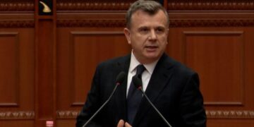 “Berisha tha se ishullin e Sazanit Fatos Nano ia ka ofruar Berlusconit”, Balla: Është mjeshtër i gënjeshtrës, s’ka pasur kurrë një projekt të tillë