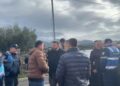 Banorët dalin në protestë për përmbytjet e përsëritura, bllokohet rruga Laç-Mamurras
