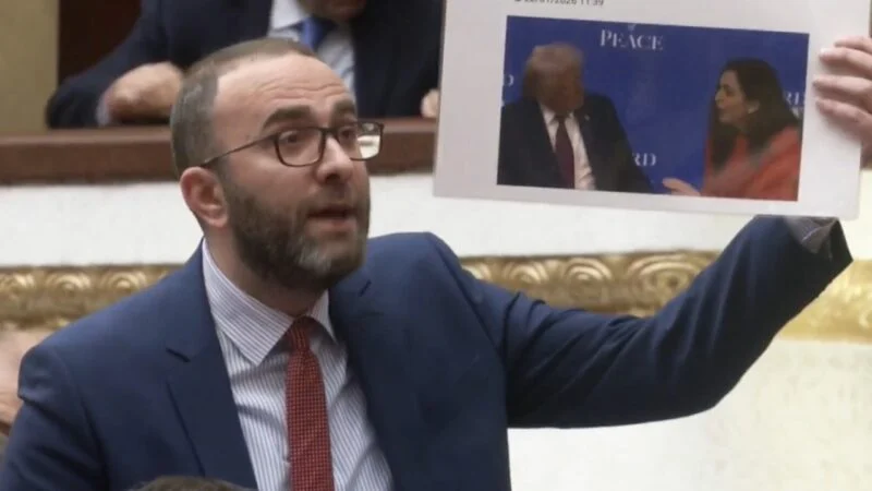 Rama mungoi në Bordin e Paqes  Bardhi në Kuvend  Pse Kosova është sot në Davos dhe kryeministri jo 