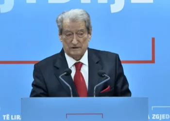 “Të mbushim sheshet dhe rrugët e Tiranës”/ Protesta e 24 janarit, Berisha thirrje qytetareve: T’i japim leksionin e merituar qeverisë