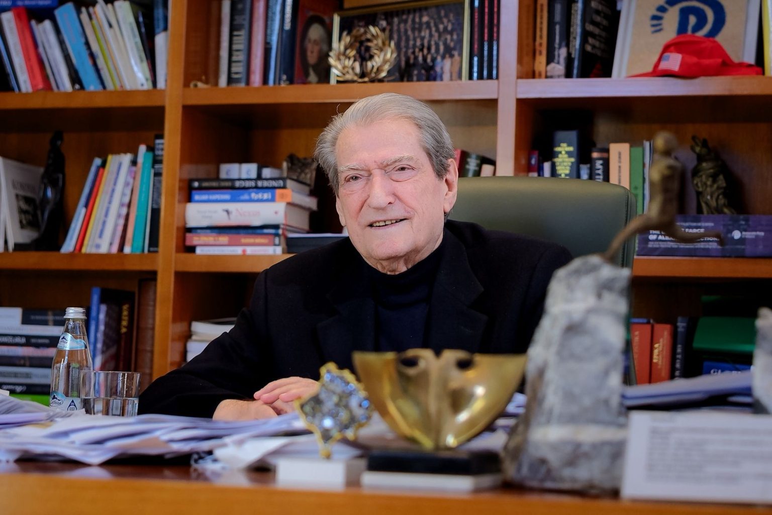 Berisha  Salianji është vetëpërjashtuar  ka vetëm interesa private të faktuara me dokumente