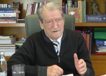 Iu ndërpre fjala në Strasburg, Berisha: Në 2 minuta kohë, pjesën pikante ia rezervova Ramës, te kamera kërkova qeveri teknike!