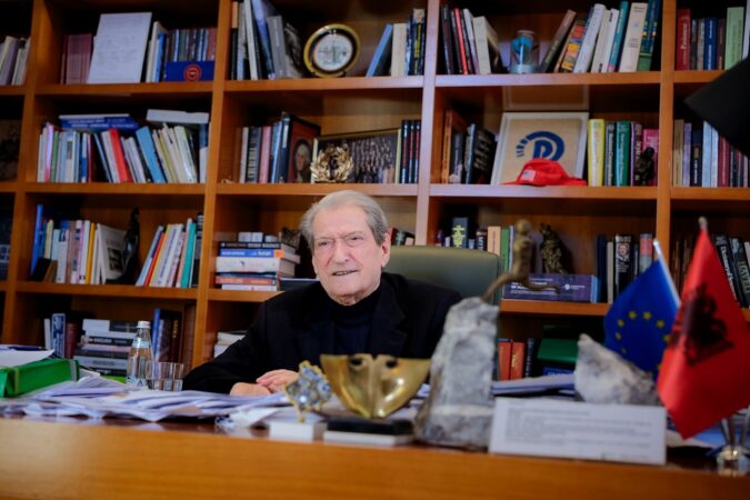 Protesta e 24 Janarit  Berisha  Nuk marrim pushtet me dhunë  e largojmë Ramën me protesta paqësore