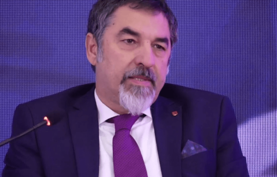  Shkrihet  kadastra e Vlorës  punonjësit në protestë  Reagon drejtuesi politik i PS së Bledi Çuçi