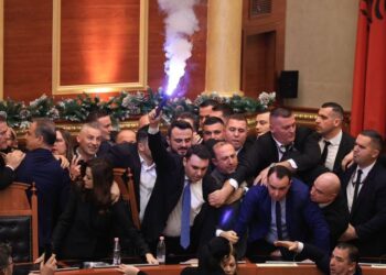 Mblidhet Byroja për deputetët e përjashtuar, Këlliçi letër Peleshit: Mbledhja të jetë me dyer të hapura!