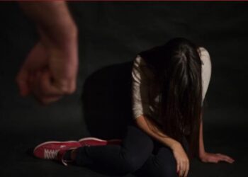 Ndryshon pr.ligji për dhunën ndaj grave/ Pas denoncimit, dhunuesi nxirret nga shtëpia dhe mban GPS