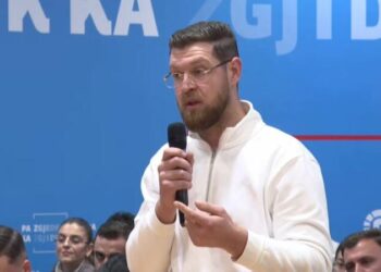 “Foltoret nuk janë të mjaftueshme”/ Drejtuesi i FRPD Durrës kritika Berishës: Nuk mundet kështu Rama..