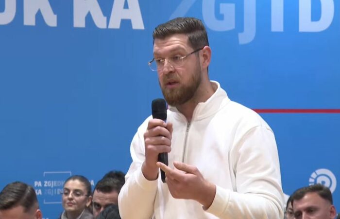  Foltoret nuk janë të mjaftueshme   Drejtuesi i FRPD Durrës kritika Berishës  Nuk mundet kështu Rama  