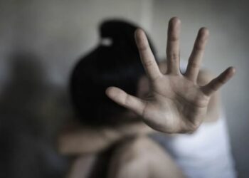 Horror në Kretë, një fëmijë lindi nga incesti/ Babai përdhunon vajzat, njëra prej tyre e mitur, vëllai: Mamaja i dinte të gjitha…