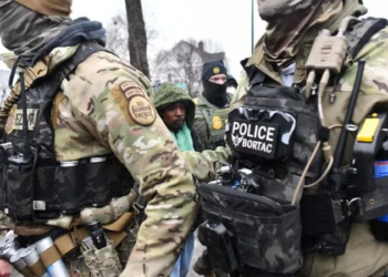 ICE, “ushtria private” e Trump: Agresivë dhe të armatosur deri në dhëmbë