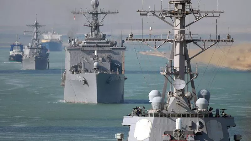 Flota amerikane drejt Iranit  Sa afër është sulmi 