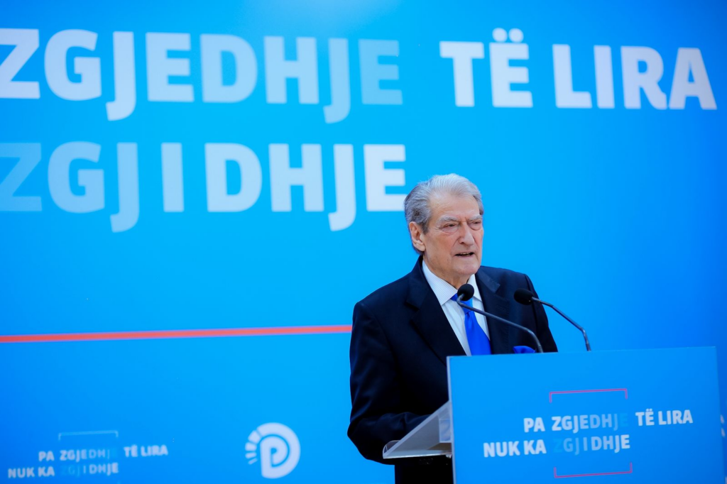  5 burra tërhiqnin zvarrë një fëmijë    shpërthen  Berisha  Rama personalisht përgjegjës 