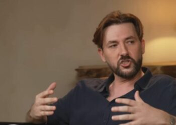 “Mbaja thikë me vete, pija bar…”- Nga përdorimi i drogës te divorci me partneren e parë,Kastro Zizo: Kam qenë dhunues dhe përndjekës 