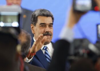 Dështimet e ‘trashëgimtarit’ të Chávez, fiksimi i Nicolás Maduro me tradhtinë
