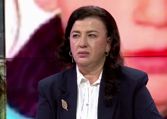 Dëshmia tronditëse pas 15 vitesh për Bleona Matën  nëna mes lotësh  Hallat e saj duhet të jenë në burg  babai i vajzës 