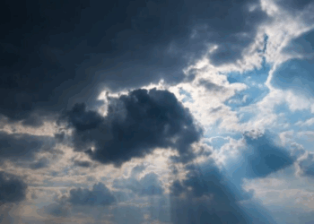 Moti për sot me vranësira dhe kthjellime, zonat ku do të ketë prezencë shiu