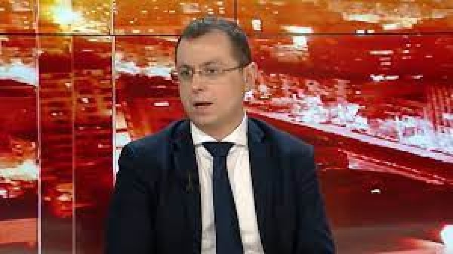 Kufizimi i pagesave me para në dorë  eksperti i ekonomisë  Një masë drejt formalizimit  por e pamjaftueshme