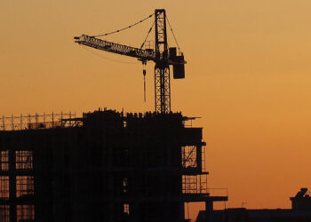 Paradoksi i ndërtimit dhe pasuritve të paluajtshme: Çmimet do të shtrenjtohen, por kërkesa në rënie!
