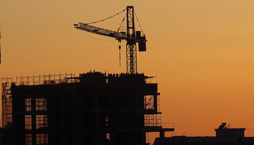 Paradoksi i ndërtimit dhe pasuritve të paluajtshme  Çmimet do të shtrenjtohen  por kërkesa në rënie 