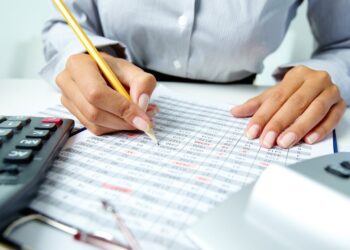 Tatimet paralajmërojnë prindërit: Pa kuponë dhe kontrata, nuk merrni rimbursim për shkollën