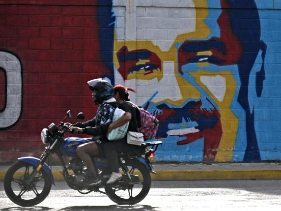  Maduro u arrestua para mbërritjes së amerikanëve  tani ushtria e Venezuelës do t i bindet Trump 